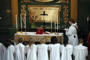 <b class=qtipBold><figcaption>Swedish Church Confirmations</figcaption></b><br>Swedish Church Confirmations at Ulrika Eleonora Swedish Church in London<br><em>© Paul Brown</em> Swedish Church Confirmations